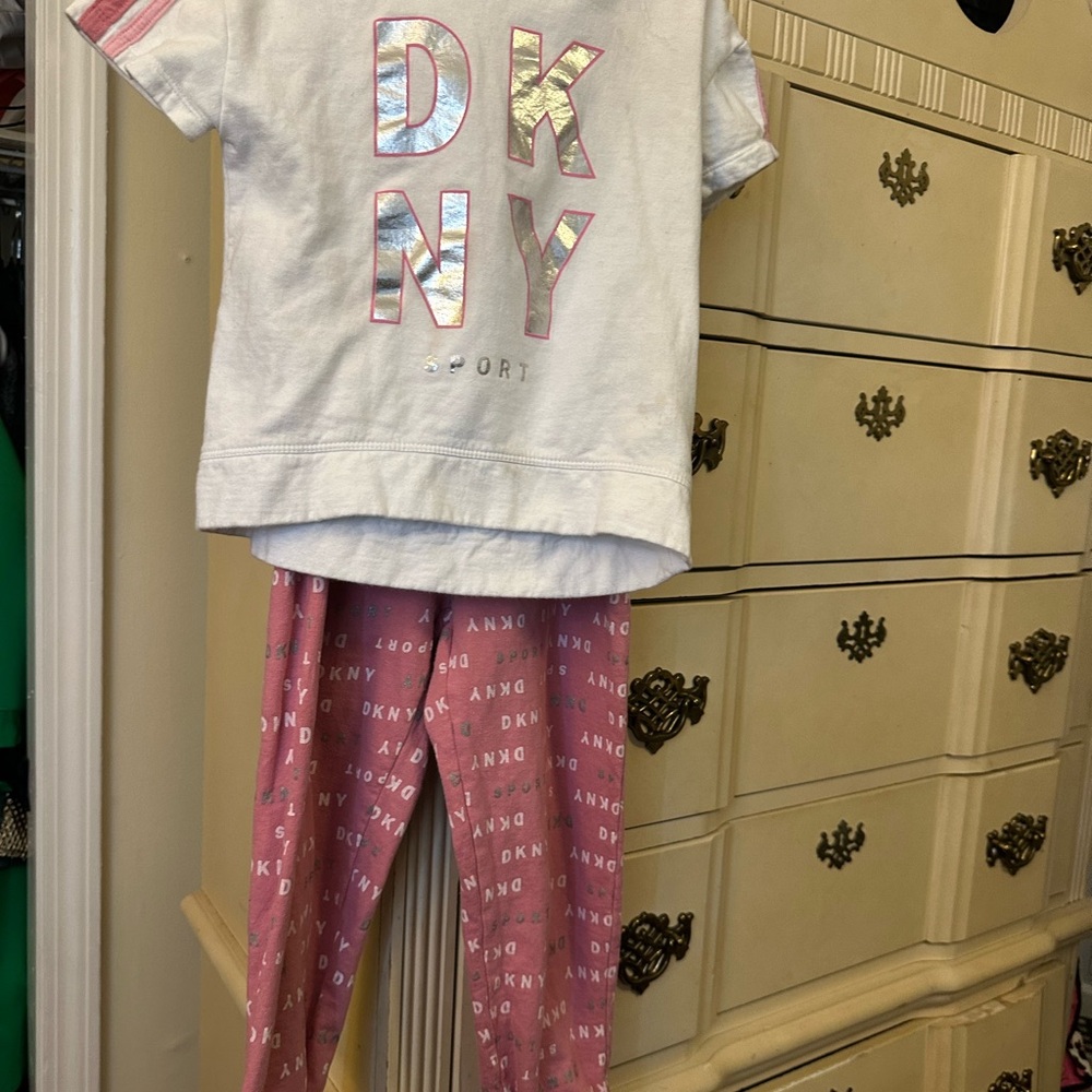 DKNY Kids sweatsuit - White and Pink